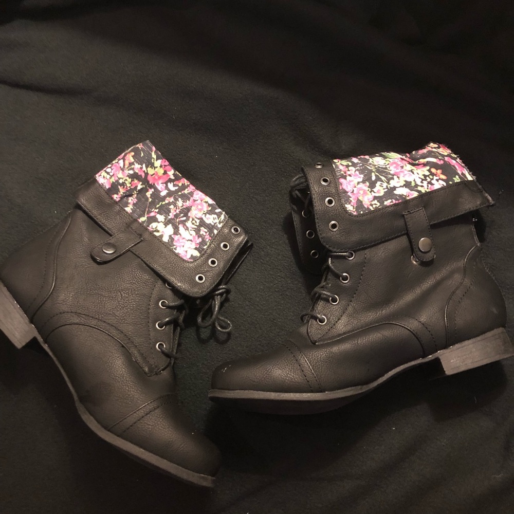 Fold up or down lace up floral combat boots